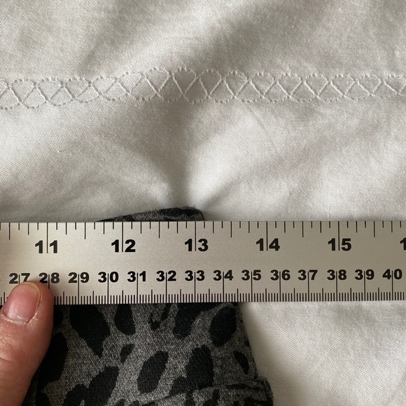 Jessica Women's Gray/Black Patterned Pull On Midi Skirt Size 2 - Picture 7 of 11